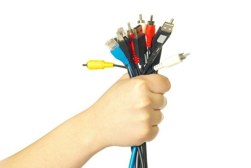 Easy moving tips organize electronics cables for home move